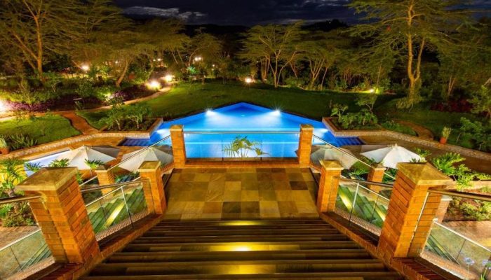 retreat pool